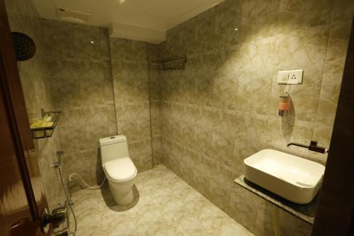 Um banheiro em Nitheesh Residency