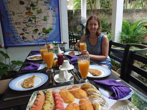 Φαγητό σε αυτό το δωμάτιο σε οικογενειακή κατοικία ή κάπου εκεί κοντά