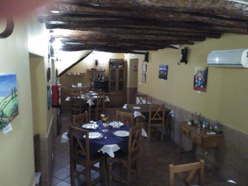 Εστιατόριο ή άλλο μέρος για φαγητό στο Hotel Rural Real de Laroles Nevada bike and treeking