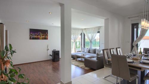 Charming Villa Verde with private pool in Pula, extra POOL HEATING by WiiBuk
