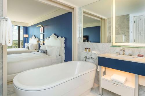 Кровать или кровати в номере Grand Hyatt Baha Mar