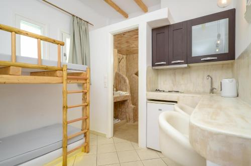 Gallery image of Valena Mare Suites & Apartments in Plaka