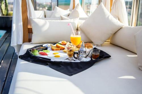 Jídlo v aparthotelu nebo okolí