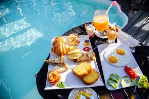 Jídlo v aparthotelu nebo okolí