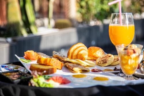 Jídlo v aparthotelu nebo okolí