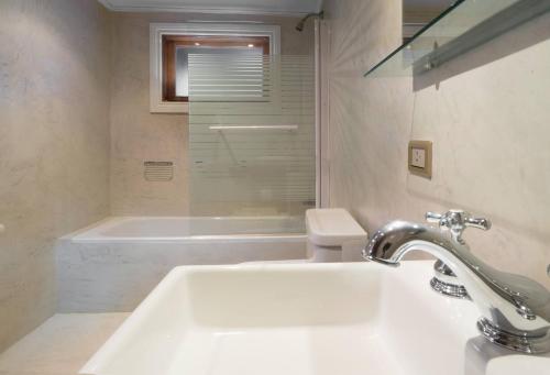 Phòng tắm tại Utaka Cabañas y Apartamentos