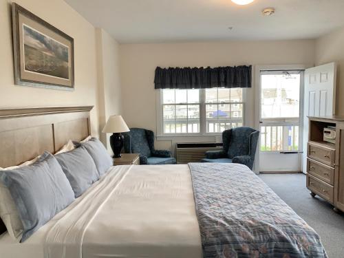 Ліжко або ліжка в номері Lighthouse Inn Cape Cod