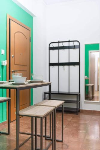 Elegant Apartment near Acropolis Walk to Plaka & Metro