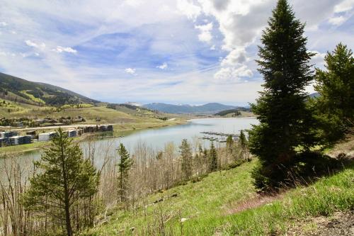 CC42 Chateau Claire condo – Photos 3