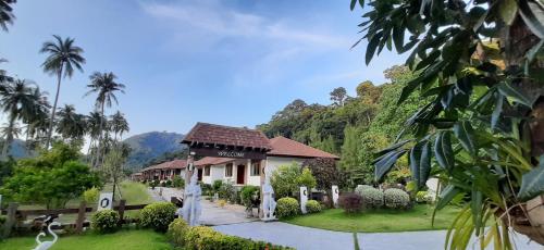 Gallery image of Koh Ngai Paradise Beach in Ko Ngai