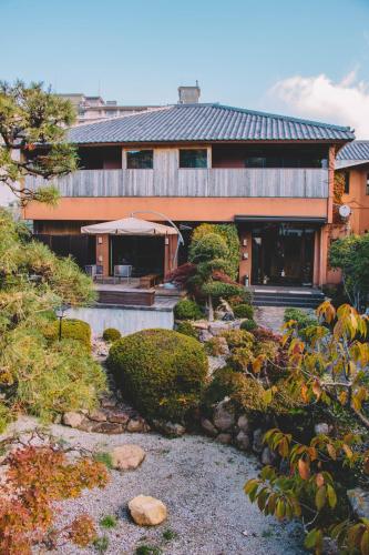 Το κτήριο όπου στεγάζεται  το ryokan