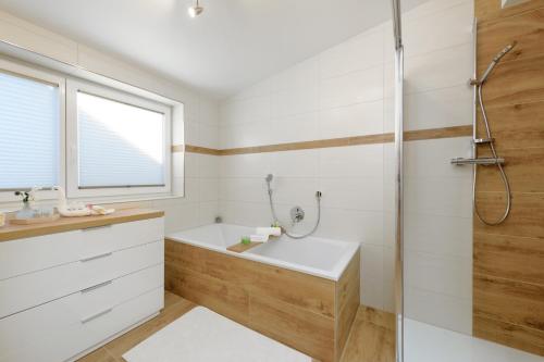Koupelna v ubytování Appartement Mayrhofer - Ferienwohnungen