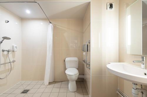 Vonios kambarys apgyvendinimo įstaigoje B&B HOTEL Lyon Centre Monplaisir