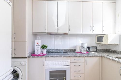 Apart-rent Casa Grecs 2029 con wifi, Smart TV, jardín y parking