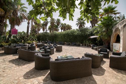 Κήπος έξω από το Hotel Baglio Basile