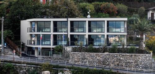 トルノにあるHotel Lagoの石垣の家