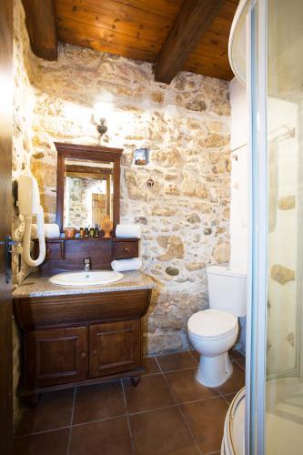 Un baño de Villa Epimenidis