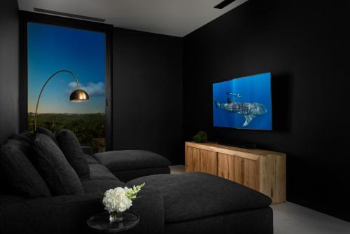 Gallery image of UXUE Villa in Long Bay Hills