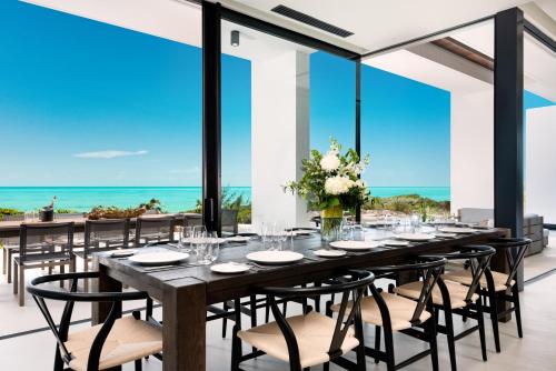 Gallery image of UXUE Villa in Long Bay Hills