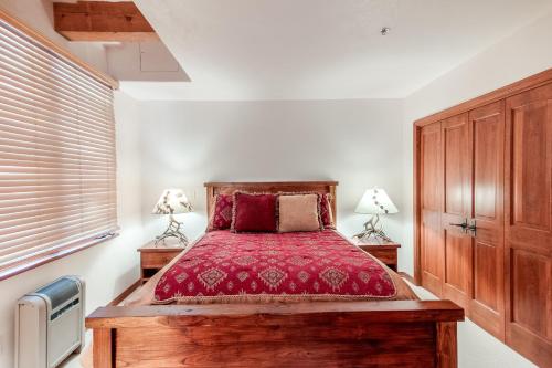 Ένα ή περισσότερα κρεβάτια σε δωμάτιο στο Mountain Village Dream