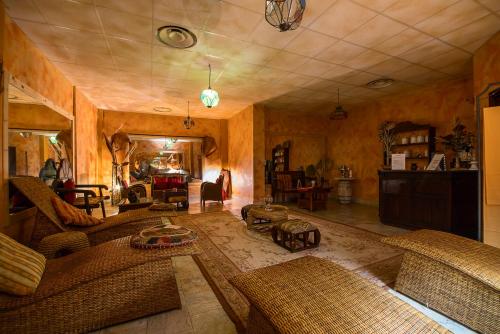 Χώρος καθιστικού στο Hotel Baglio Basile