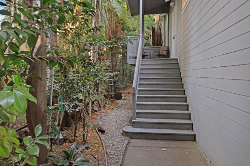 a set of stairs leading up to a house at Terra in Monte Rio