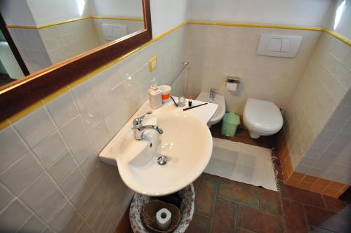Ένα μπάνιο στο Linearis Holiday House