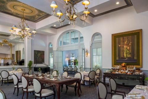 Restaurace v ubytování Raffles Hotel Le Royal