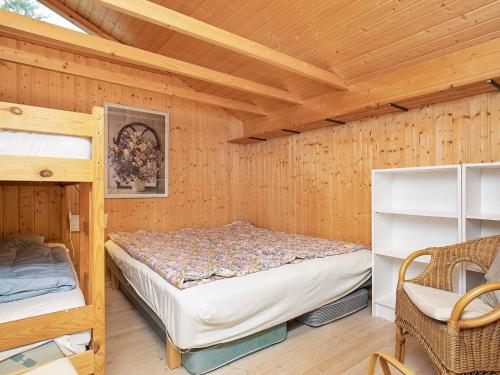 Postel nebo postele na pokoji v ubytování 8 person holiday home in Thyholm