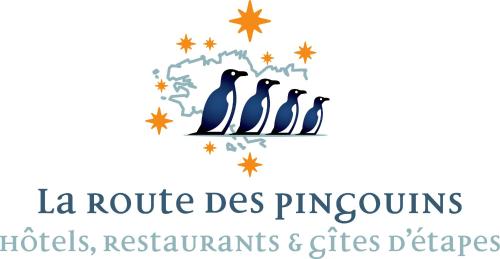 a logo for la route des pines hotels restaurants and gifts displays at Logis Hôtel de Carantec in Carantec