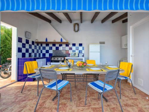 Η κουζίνα ή μικρή κουζίνα στο Holiday Home Isabel by Interhome