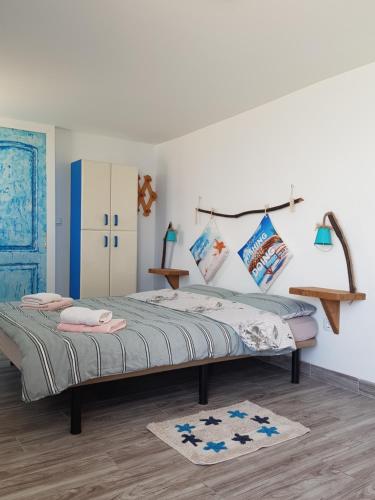 - une chambre avec un lit dans l'établissement Sueño de Mar, à Güimar