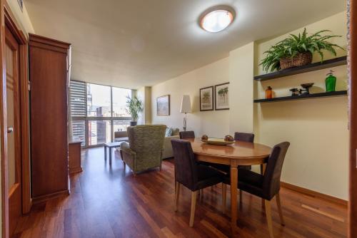 RamblasRentals Stylish Bright 3BR New Catalan Flat 10m Ramblas - Parking - Wifi