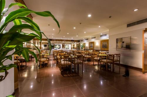 מסעדה או מקום אחר לאכול בו ב-Hotel Solans Carlton