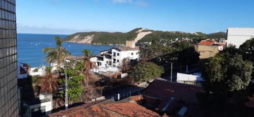- Vistas a la ciudad y al océano en LINDO APARTAMENTO COM VISTA - PRAIA DE PONTANEGRA, en Natal
