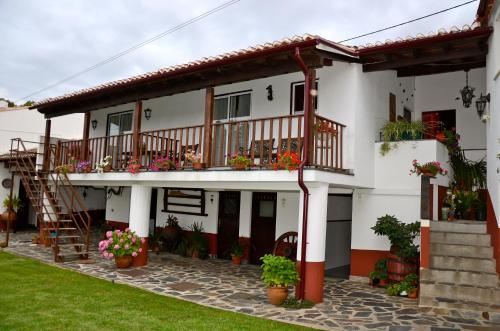 Photo de la galerie de l'établissement Quintal De Alem Do Ribeiro-Turismo Rural, à Lousã