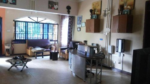 Gallery image of Penthouse Inn in Moyo