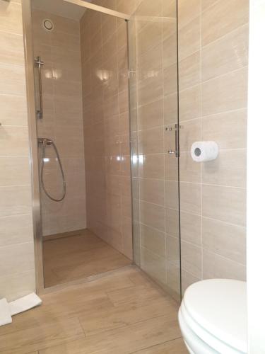 Et badeværelse på Apartments Ivančić 2