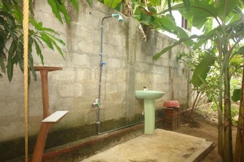Koupelna v ubytování HOMESTAY CAMPING ANURADHAPURA