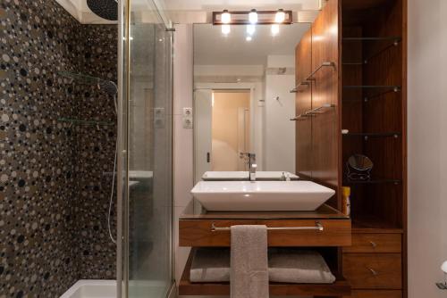 Casa Branca with garden by Holiday Rental Madeira
