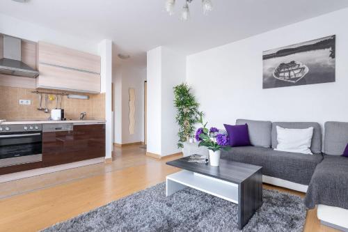 A kitchen or kitchenette at Matthias Home Midtown Budapest