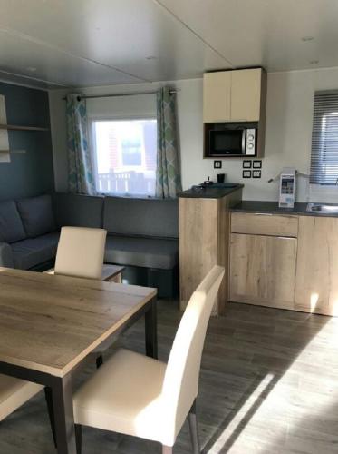 Kuchyň nebo kuchyňský kout v ubytování MOBILE HOME FOR YOU