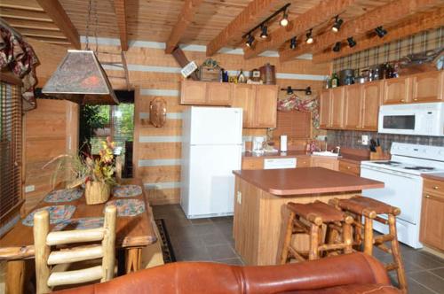 #3690 Bear Creek Lodge – Photos 4