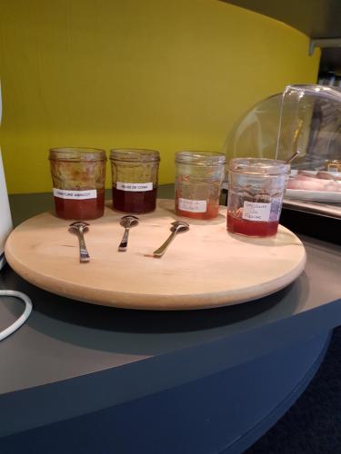 Getränke in der Unterkunft Logis Hôtel A la Bonne Auberge