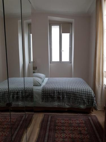Appartment near Louvre, central