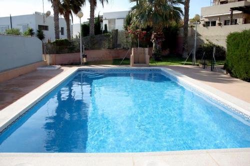 The swimming pool at or close to Gran terraza con espectaculares vistas al mar