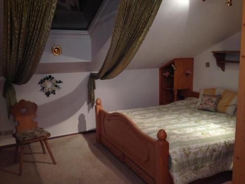 Un pat sau paturi într-o cameră la Appartement Schuricht