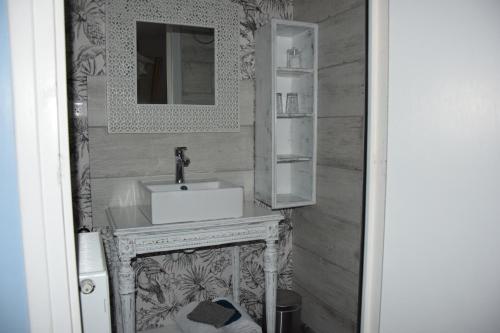 Bilik mandi di Les Portes Du Hable