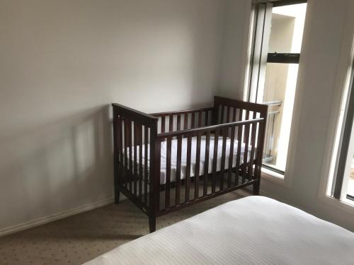 Ένα ή περισσότερα κρεβάτια σε δωμάτιο στο Tasha's Apartments on Kerry