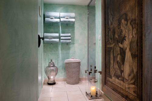 Ванная комната в Hotel Residence Henri IV